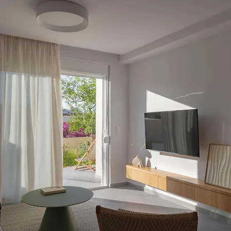 Apartman Elemoni - Grandma Eleni's Garden Stay! *